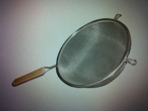 6&#034; WOODEN HANDLE STRAINER