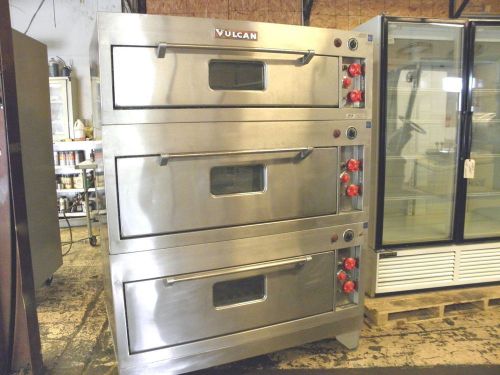 VULCAN V008 TRIPLE DECK 39&#034; 3 PHASE PIZZA BAKING OVEN W BROILER 550 DEGREES