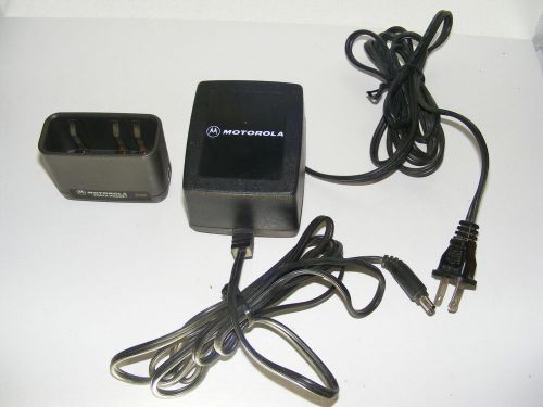 Motorola Porta-Pocket Battery Charger NLN7184A    genuine