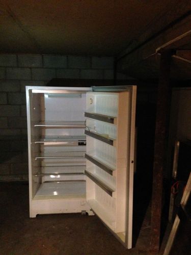 Fisher Scientific Low temperature upright incubator cabinets - Model 307