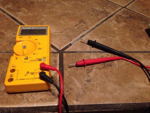 Fluke 29 Series II Multimeter w/ leads