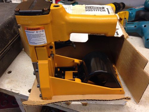 Stanley Bostitch  D60ADC  Pneumatic Carton Closer