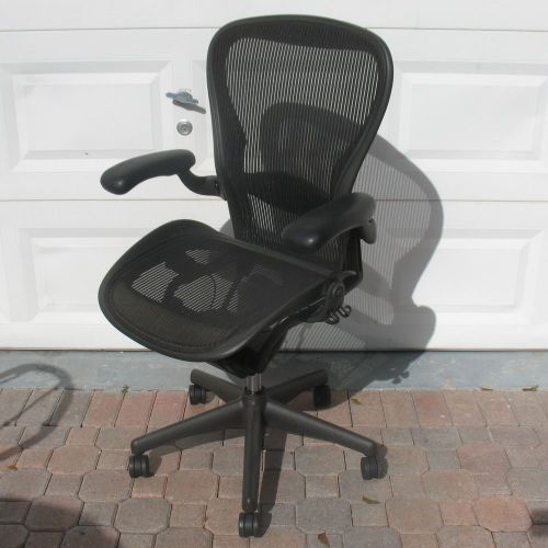 HERMAN MILLER AERON DESK CHAIR BLACK LARGE ADJUSTABLE LUMBAR GREAT CONDITION