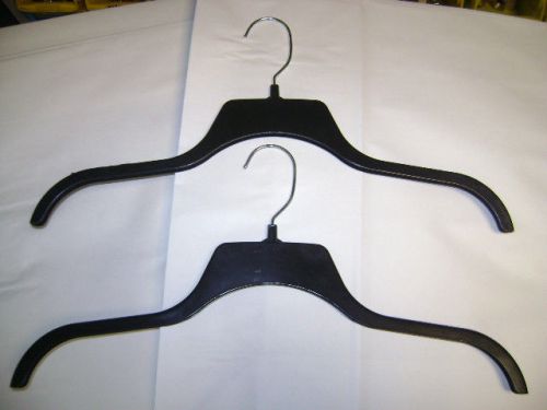 SHIRT HANGERS 17&#034; BLACK TUBE PLASTIC  RETAIL (USED) 70 /CASE