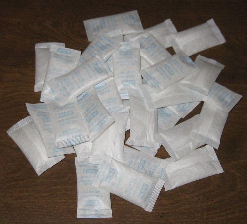 Pack of 25 - 3 Gram Silica Gel Packets Desiccants Vapor Absorber