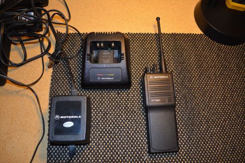 Motorola HT1000 Two Way Radio 16 Channel UHF 450-520 H01SDC9AA3DN