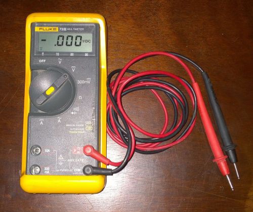 FLUKE 73 III MULTI METER WITH CASE AND LEADS