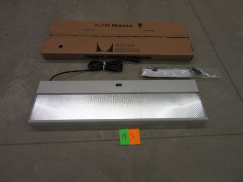 HERMAN MILLER FLUORESCENT LIGHT OFFICE UNDER THE CABINET 24&#034; BULB 33&#034; CASE NEW