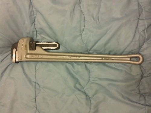 Rigid pipe wrench aluminum 24 inch