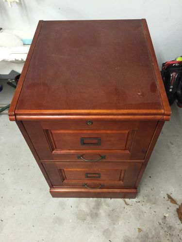 Hardwood 2-drawer file cabinet