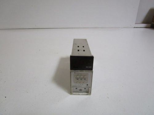 OMRON TEMPERAUTRE CONTROLLER E5E4-S91J-US *USED*