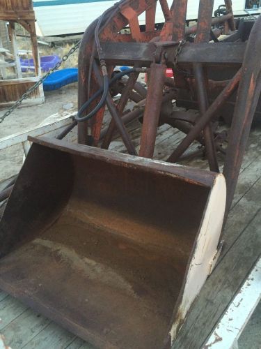 FRONT END LOADER  OFF a  FARMALL 350 includes mount hardware.