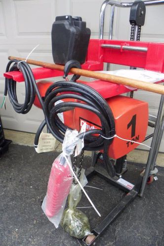 New dayton chain hoist 1 ton 20ft lift 16fpm electric volt 115/230 hook opening for sale