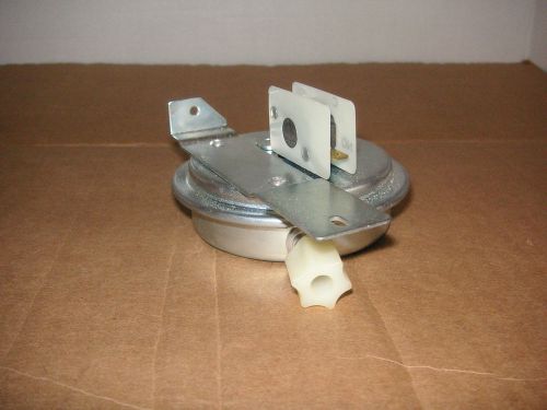 TRIDELTA Model FS6092-390 PRESSURE SWITCH, VERTICAL, 120-277 V, 1/10 HP,