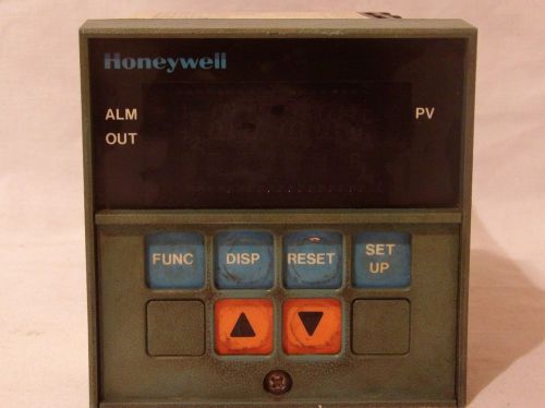 Honeywell Temperature Controller  DC2001-0-0000-0000-00-0111 240VAC 10VA