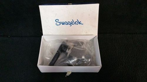 Swagelok ss-45xs12 40 series 3 way ball valve r4ek20161b 4.6 cv 1/2&#034; tube fittin for sale