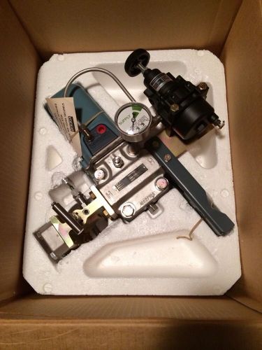 NEW FOXBORO PRESSURE TRANSMITTER 2000 PSI 5104871 30 PSI WITH REGULATOR B0123HE