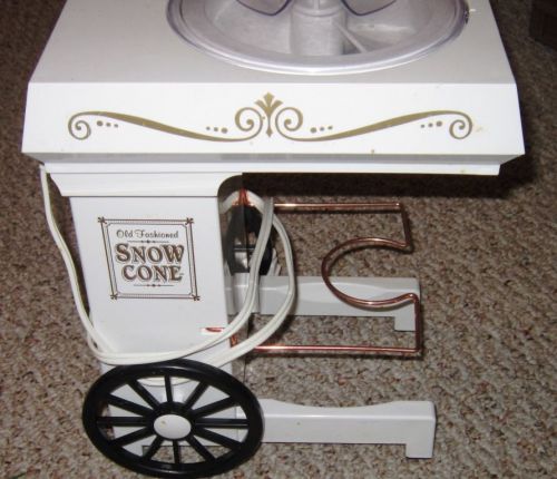 SNO-CONE MAKER ~VINTAGE SHAVED ICE SNOW CONE MACHINE ~NOSTALGIA ELECTRICS SCM802