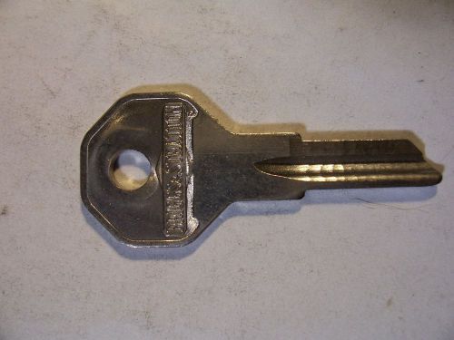 1 BRIGGS &amp; STRATTON  NOS GRV14 1929-1968 INDIAN MOTOR  CYCLE  KEY BLANK