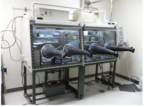 2 Work Station VAC Glove Box, Nexus Omni, w/O2 &amp; H20 Analyzs, Pump, Solvent Trap