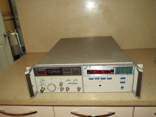 HP HEWLETT PACKARD  8672A SYNTHESIZED SIGNAL GENERATOR