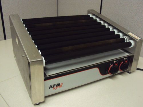 APW Wyott Hotdog Roller Grill HRS-31S - 19.5 Inch Wide - 120V - 30 Hotdogs