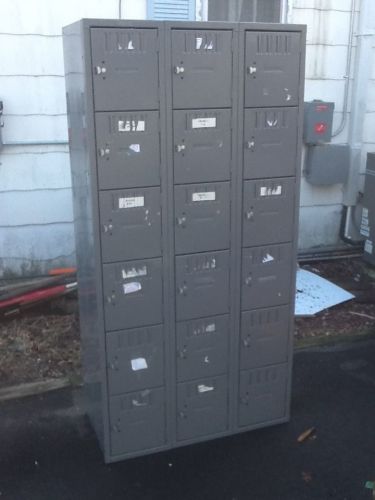 Industrial Metal Locker Unit 18 Lockers