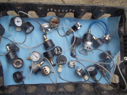 Lot of 12 Air Pressure Gauges 15 PSI GRACO NOSHOK