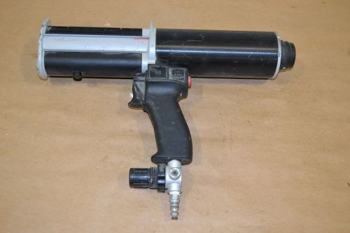 Pneumatic Caulking Gun