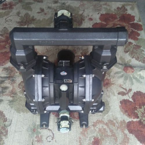 Dual diaphragm pump