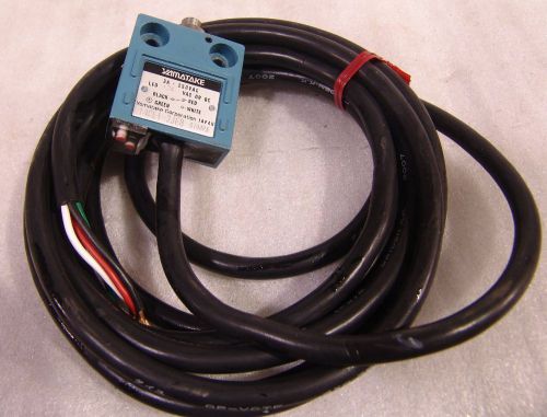 Yamatake 14CE1-3JE8 proximity switch sensor