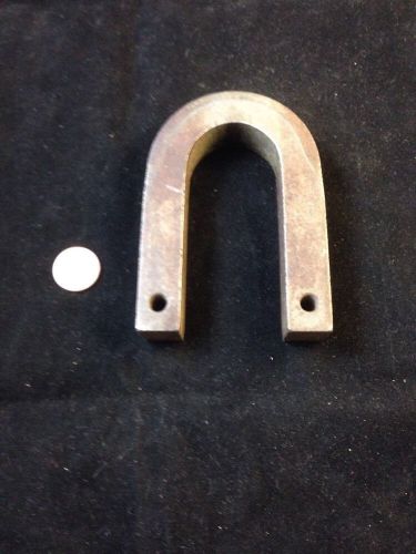 LARGE HORSESHOE SHAPE MAGNET