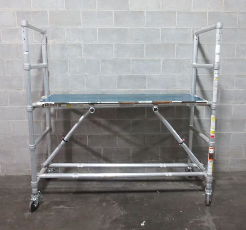 Werner Ladder Scaffold Platform 2x BH-6 2x FNB-80 Uprights 1x PHC24W-6 6&#039; 6&#034; OAH