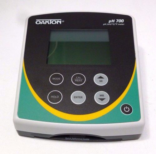 Oakton Instruments Series pH 700 Benchtop Meter