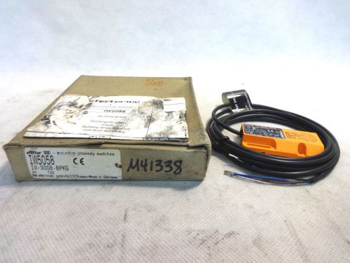 NEW IN BOX IFM EFECTOR IW5058 IW-3008-BPKG INDUCTIVE PROXIMITY SWITCH-SENSOR