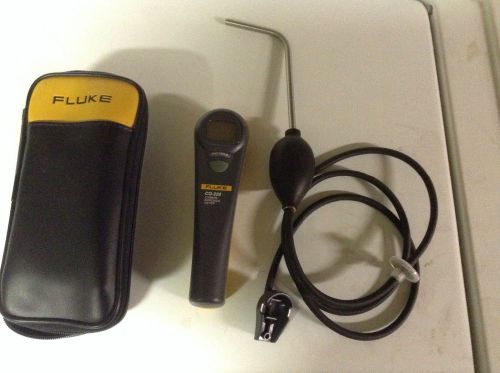 Fluke CO-220 Carbon Monoxide Meter with CO-205 Aspirator