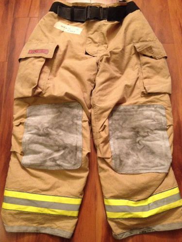 Firefighter PBI Bunker/Turn Out Gear Globe G Xtreme 44W x 30L 2004 EUC