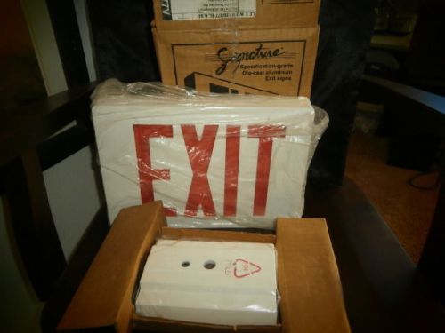 LITHONIA LIGHTING LE S W R  120/277 EL N  DIE CAST ALUMINUM SIGNATURE EXIT SIGNS