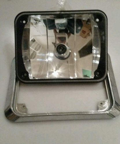 Whelen 900 Series Halogen Lamp &amp; Chrome Mounting Plate/Bracket/Base