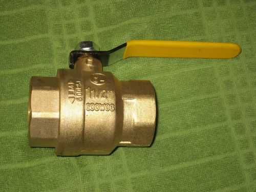 NIB LOT OF 1 - 1 1/2 INCH IPS BRASS BALL VALVE LEADED