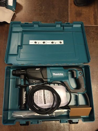 NEW Makita 1&#034; AVT Rotary Hammer SDS-Plus HR2621