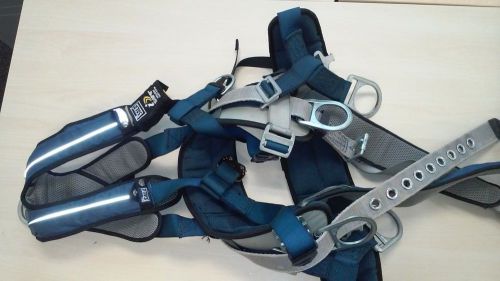 DBI Sala ExoFit Climbing Harness i Safe Small, Medium