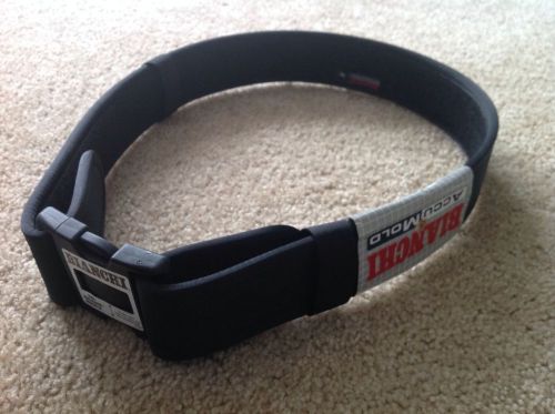 Bianchi accumold belt. Nylon look black. Size medium