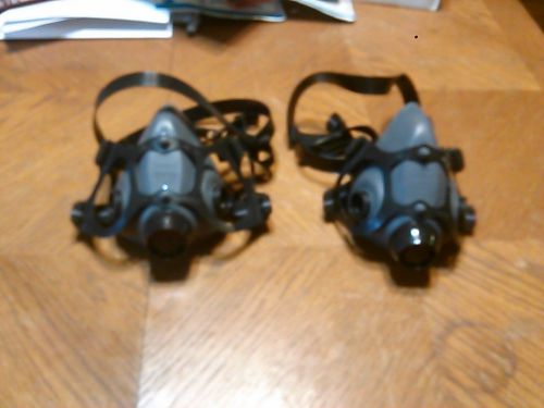 NORTH 5500-30M HALF-MASK RESPIRATOR SIZE MEDIUM (LOT OF 2)