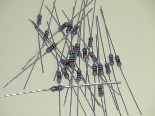 25pk - 62 Ohm  - 1/4W - 5% Carbon Film Resistors