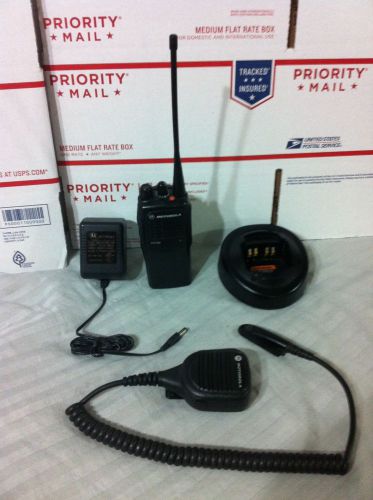 Motorola Radio HT750 4 Ch UHF Narrowband 450 - 520 mic police Taxi fire ems Ham