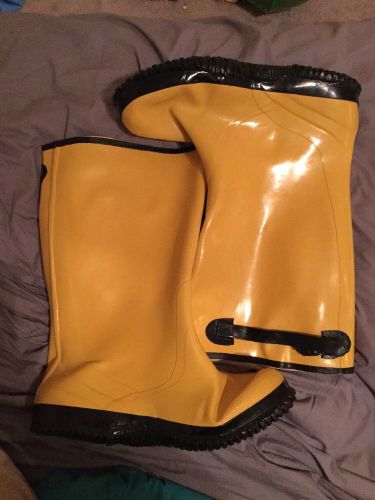 New Men&#039;s  Rubber Slush Boots,Yellow,Size 13