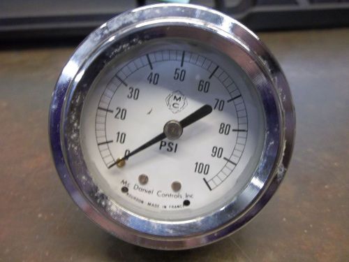 MCDANIEL CONTROLS 0-100 PSI PRESSURE GAUGE    (DR3A3)