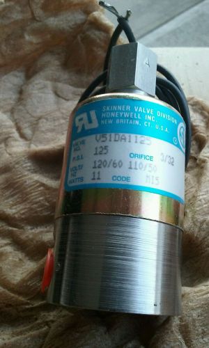 Skinner Valve V51DA1125 Valve HONEYWELL - NOS