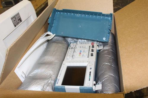 NEW Tektronix TPS 2012 TPS2012 Digital 2 channel 100 Mhz Isolated Oscilloscope